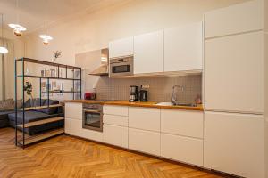 3BDR main square spacious designed apartment