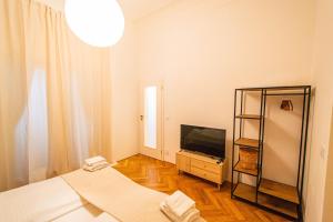 3BDR main square spacious designed apartment