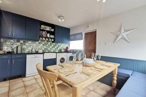 Sea-Views-3 Bed-Detached Bungalow-Secure Garden-Trearddur Bay