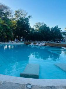 Casa en Villas Jubey con acceso al Hotel Emotion By Hodelpa