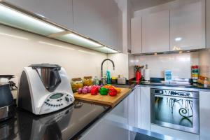 DOMAINE DES ROSES 3 AP4400 By Riviera Holiday Home