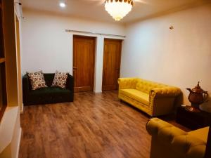 New Zamrood Holiday Home