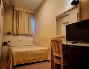 Small Double Room room in Hotel Lux