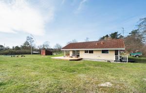 2 Bedroom Cozy Home In Martofte