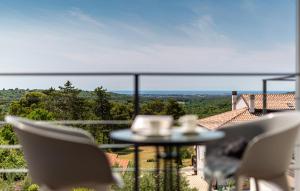 4 Bedroom Awesome Home In Gamboci 