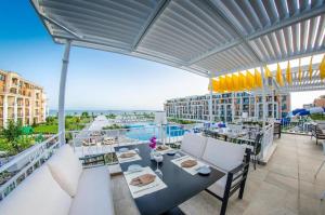 Seaside Serenity Studio - Premier Fort Beach