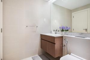 Spacious 1 bed in La Mer - 1 min to the beach