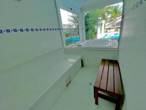 Villa Luxuosa - Condomínio Jardim Acapulco Guarujá