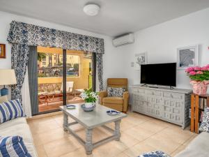 Apartment Dona Lola by Interhome