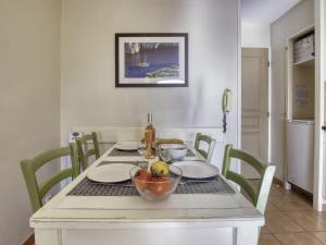 Appartements Apartment Les Rivages de Coudouliere-14 by Interhome : photos des chambres