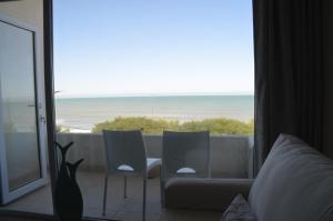 DPTO FRENTE Al MAR EN QUEQUEN CON PISCINA