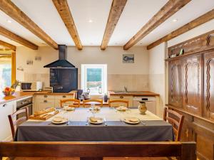 Holiday Home la chaumière de Quélarn by Interhome