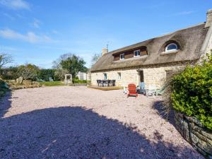 Maisons de vacances Holiday Home la chaumiere de Quelarn by Interhome : photos des chambres