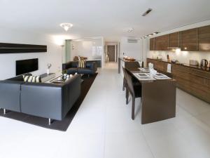 Apartment Les Terrasses C1-7 by Interhome