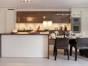 Apartment Les Terrasses C1-7 by Interhome