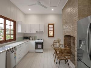 Charming 3BRCity Haven Highgate Hill