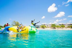 Reduit Beach, Rodney Bay, Gros Islet, Saint Lucia, Caribbean.