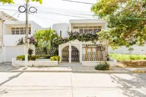 Hospedaje a pocos metros del mar y del Centro histórico - El Prado