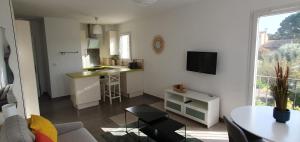 Appartements 1 studio RDC et 1 studio 1er etage hauts de villeneuve les Avignon : photos des chambres