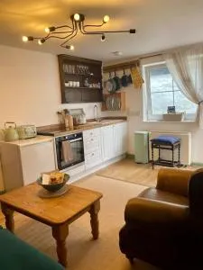 Appartment-The Little Vardo - Lower Boscaswell