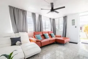 Encanto house with king bed - Quebradillas