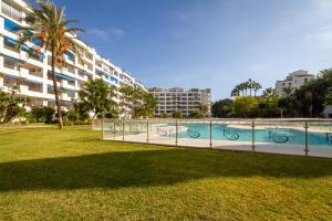 MARBELLA BANUS SUITES - Terrazas de Banus Flat, in the Heart of Banus