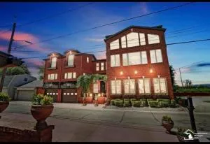 Part of Mini-Mansion, private, 3 story Lake Erie views - 敦提