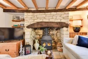 NEW Street Cottage - Centre Cotswolds 3 Bed - Oaksey