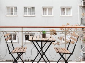 Colourful & Modern Apartment