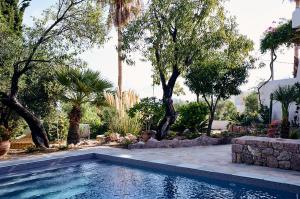 Villa Adara, splendide villa avec piscine et vue mer