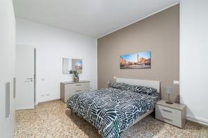 GuestHost - Roomy Apartment Close to Siena Center