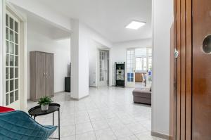 GuestHost - Roomy Apartment Close to Siena Center