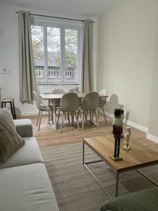 Maisons de vacances Magnifique cocon familial - 8 personnes - Parking inclus : photos des chambres