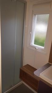 Campings Mobil-home 3ch, 2 sdbwc, tout confort camping les allais Trogues : photos des chambres