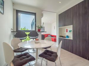 Apartment Oliva 2 by Interhome