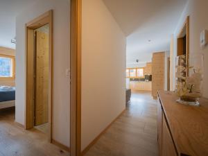 Apartment L O 12 by Interhome