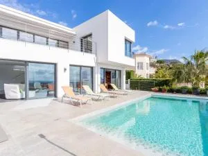 Villa Luxury by Interhome - Pau