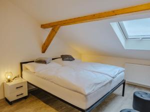 Apartment Rezidence Petra Voka 208 by Interhome