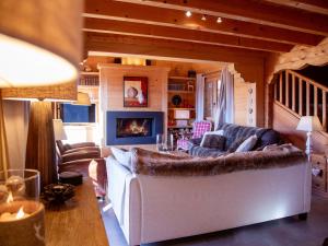 Chalet Chalet Nirvana by Interhome