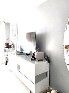 Appartements Appartement d'une chambre avec vue sur la mer piscine partagee et jardin clos a Mandelieu la Napoule a 3 km de la plage : photos des chambres