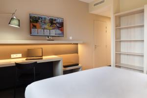 Hotels Kyriad Douai : Chambre Double Confort - Occupation simple - Non remboursable