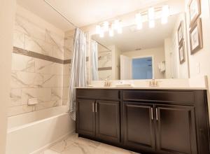 Cozy 4 Bed Town Home with Splash Pool townhouse