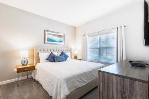 Cozy 4 Bed Town Home with Splash Pool townhouse