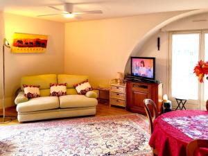 Cosy. 10mn du centre et de la gare. Garage gratuit