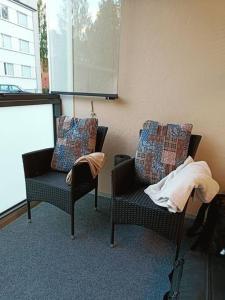 Rauhallinen studio isolla parvekkeella