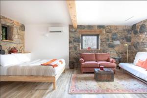 Studio Guest Suite in Forest Cottage