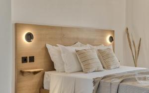 Santa Maroma Rooms & Houses