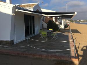 Chalet sobre la playa ,