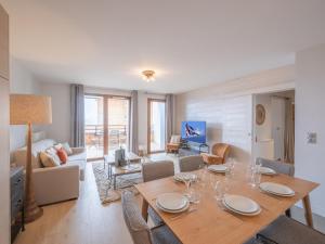 Bel appartement à lAlpe dHuez, proche pistes et équipements confort, avec wifi et parking - FR-1-645-57