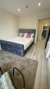 Spire entire apartment no kitchen